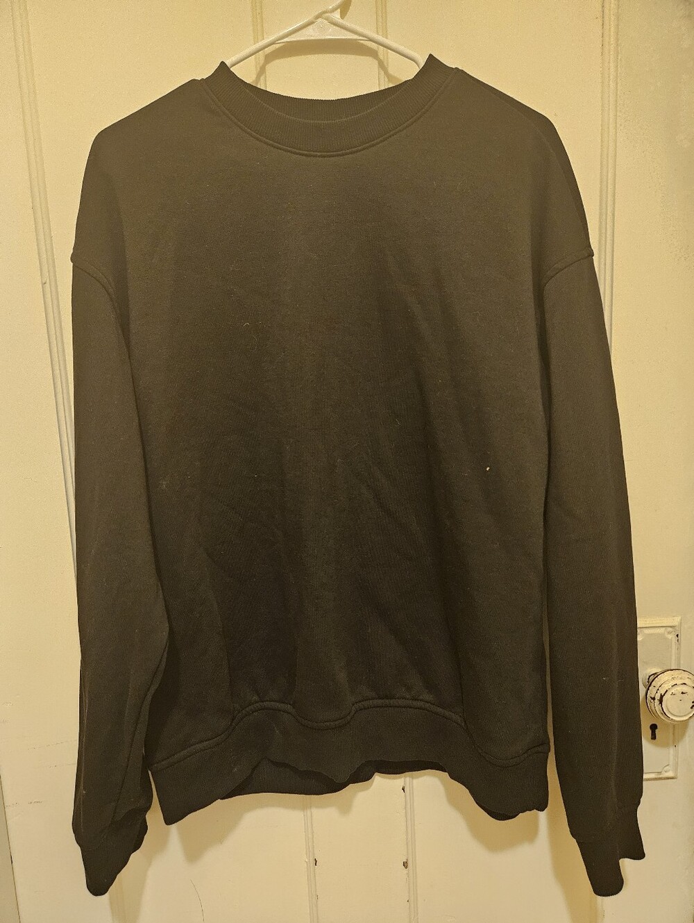H&M Men's Black Crewneck Sweatshirt